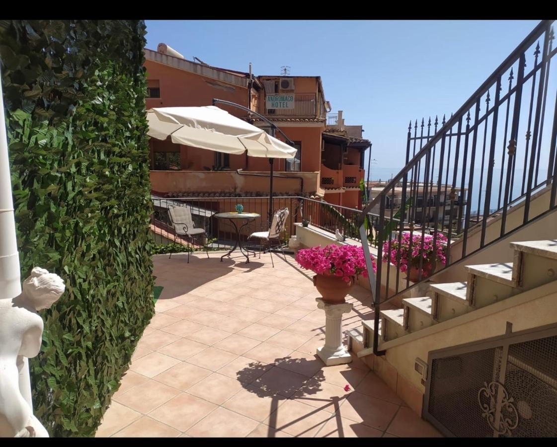 Apartment Marifra Garden Taormina Dış mekan fotoğraf